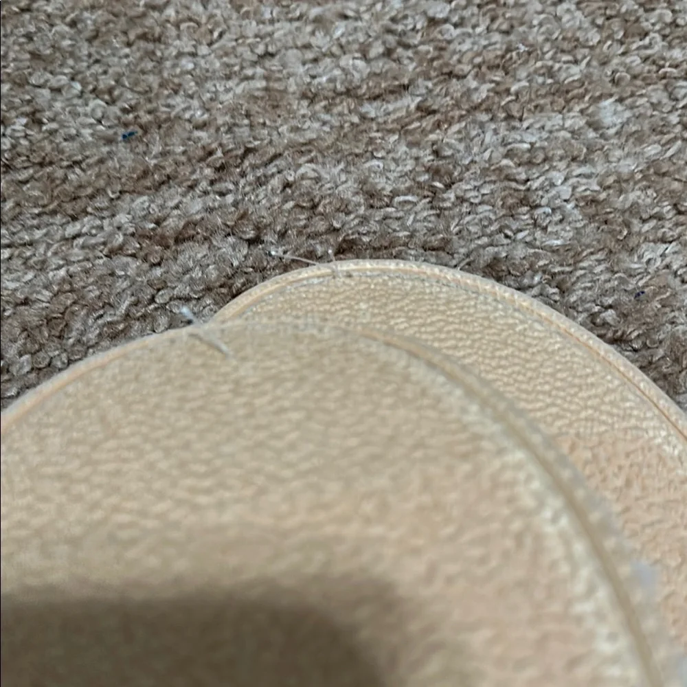 NWOT Chinese Laundry Cream Faux Fur Women's Slippers GoldSilver Accent XL 11/12 - Picture 6 of 6